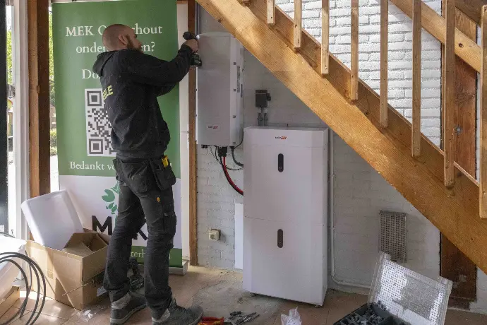 Thuisbatterij MEK Oosterhout Pebble Zonnepanelen