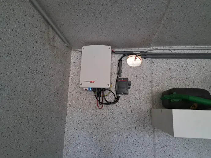Zonnepanelen met thuisbatterij en laadpaal in Bavel