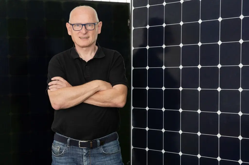 Leo van der Grinten Pebble Zonnepanelen