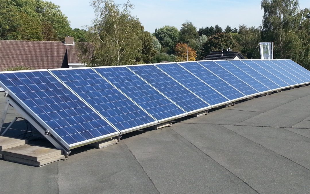 Installatie Solaredge op dak Pebble Green Systems