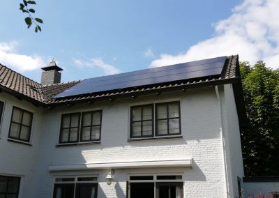 Sunpower zonnepanelen op hellend dak in Etten-Leur