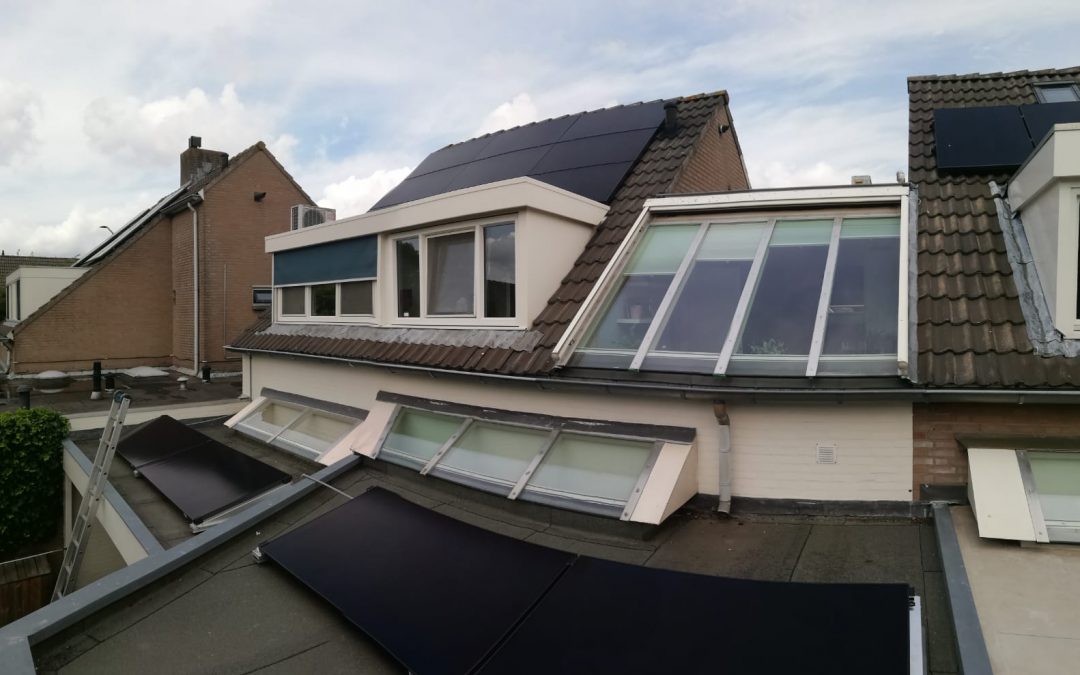 Zonnepanelen hellend en plat dak Oosterhout
