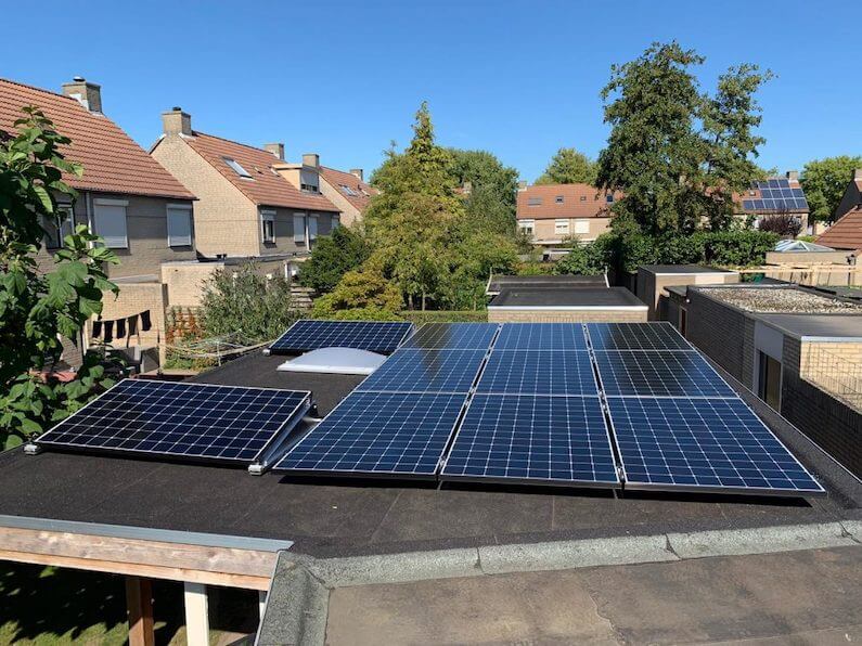 11 SunPower MAX3 390Wp zonnepanelen geïnstalleerd op garagedak in Etten-Leur